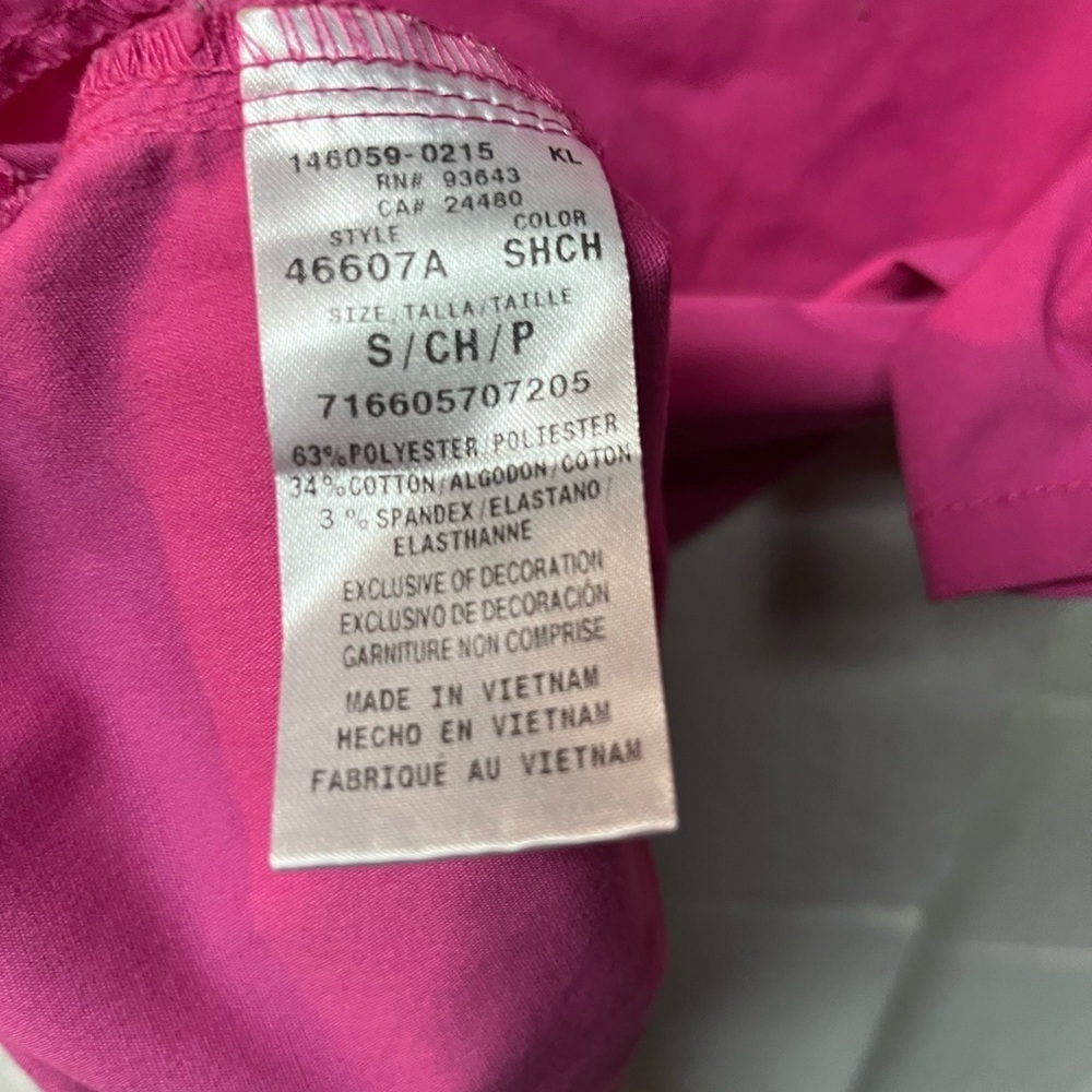Vibrant Short Sleeve Top in Pink. Small - Picture 4 of 5